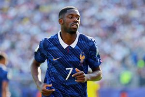 Dembele trước kỷ lục chưa từng có trong lịch sử bóng đá
