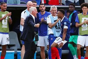 Didier Deschamps và sự đơn giản hiệu quả cùng đội tuyển Pháp