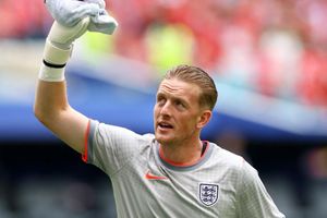 Pickford đi vào lịch sử tuyển Anh