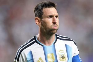 Messi nổi giận với trọng tài Bồ Đào Nha: 'Đừng thiếu tôn trọng tôi'