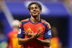 Yamal sắp làm điều Messi, Ronaldo đều không có ở tuổi 19