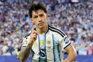 Huyền thoại MU chỉ ra nghịch lý của tuyển Argentina