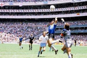 Maradona biến tuyển Anh thành 'nạn nhân thế kỷ' của Argentina thế nào?