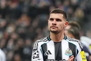 Bruno Guimaraes sẵn sàng từ chối Man City để gia nhập Arsenal với giá 100 triệu bảng