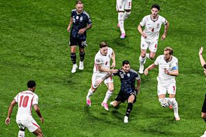 Bức ảnh hơn nghìn lời nói về Messi