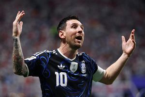 Kỳ tích của Messi được nối dài