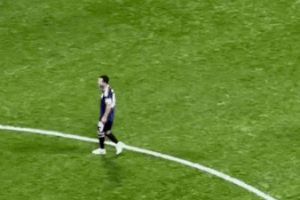 Khoảnh khắc của Messi viral nhất sau trận bán kết Anh - Argentina