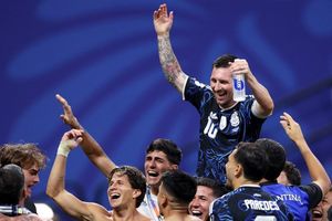 Báo Bồ Đào Nha ngả mũ trước màn ngược dòng của Argentina