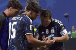 Argentina nhặt được 'phao thi' của Pickford