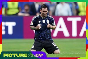 Khoảnh khắc World Cup: 'Ngả mũ' với Messi và Argentina