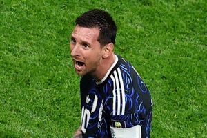 Messi lười viết status