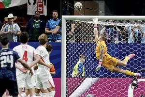 Trực tiếp bán kết Anh vs Argentina 0-0 (Hết H1): Lisandro Martinez nhận thẻ vàng
