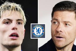 Xabi Alonso mạnh tay loại 5 cầu thủ Chelsea