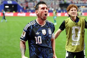 Messi đang đứng trước Quả bóng vàng thứ 9