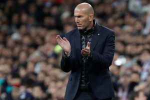 Zinedine Zidane liệu có vượt được cái bóng của Didier Deschamps?