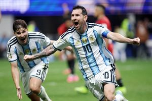'Cú bẻ lái' của Messi
