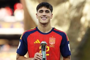 Pau Cubarsí - chàng trung vệ điển trai 19 tuổi gây bất ngờ tại World Cup 2026