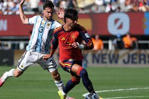 Ferran Torres vượt qua áp lực để trở thành người hùng của Tây Ban Nha