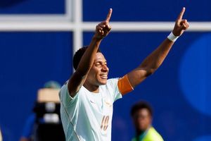 Có bất công với Mbappe?
