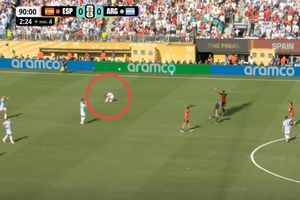 Sao Argentina giả chấn thương để cứu Enzo Fernandez