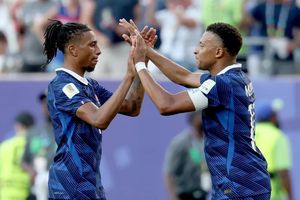 Kylian Mbappe đang 'cố gắng thuyết phục' Michael Olise gia nhập Real Madrid