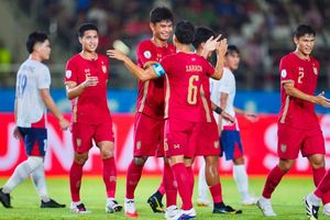 CĐV Thái Lan phản ứng khi thắng đậm Lào, đồng loạt gọi tên tuyển Việt Nam