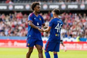 Zirkzee lập siêu phẩm, dàn sao trẻ Man Utd vùi dập Rosenborg 5-0 trong trận giao hữu