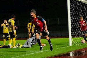 Huyền thoại bóng đá Nhật Bản Kazuyoshi Miura ghi bàn thắng ở tuổi 59
