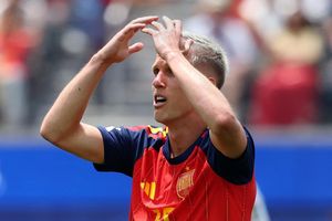 Tiền đạo Tây Ban Nha tố trợ lý tuyển Argentina nói dối