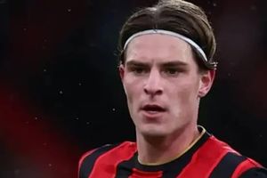 MU chớp thời cơ chiêu mộ Alex Scott: Chelsea rút lui, kịch bản chuyển nhượng đảo chiều