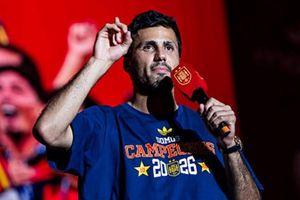 Real Madrid nhắm Rodri và 'bom tấn' 98 triệu bảng, Juventus chốt mượn Zirkzee