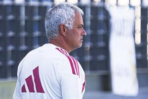 Jose Mourinho tái xuất Real Madrid: 'Người đặc biệt' cùng sứ mệnh tái thiết Bernabeu