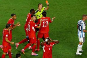 Tranh cãi vụ cầu thủ Thụy Sĩ nhận thẻ đỏ trong trận gặp Argentina ở World Cup 2026