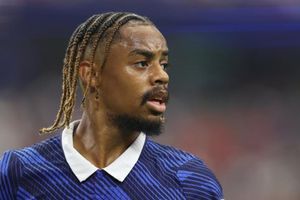 Liverpool được khuyên rút lui khỏi thương vụ Bradley Barcola giá 145 triệu bảng