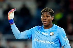 PSG bị Parma hét giá cho sao Nhật Bản
