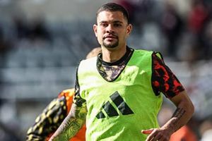Arsenal chốt thỏa thuận 90 triệu euro Bruno Guimaraes, Newcastle tái thiết với Martinelli
