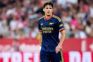 Arsenal đè bẹp Girona 4-1: Tân binh Christos Tzolis và thần đồng 16 tuổi rực sáng