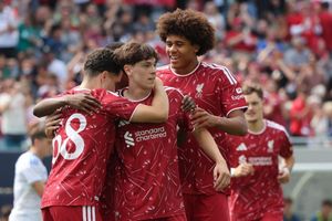Liverpool thua ngược không tưởng trên đất Mỹ