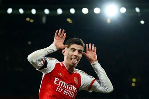 Arsenal muốn vô địch mọi danh hiệu