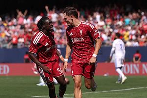 Dẫn trước hai bàn, Liverpool sụp đổ khó tin trước màn ngược dòng 4-2 của Leeds