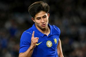 Tân binh Dastan Satpayev của Chelsea được đánh giá vượt trội so với Liam Delap