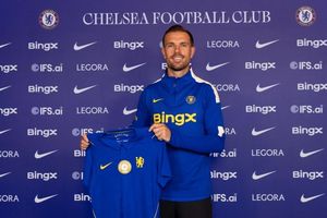Jordan Henderson chính thức đến Chelsea
