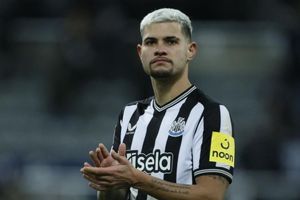 Arsenal kích nổ 'bom tấn' Bruno Guimaraes