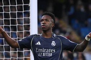 Vinicius Jr đứng trước bước ngoặt lịch sử: Ở lại Real Madrid hay sang Arsenal?