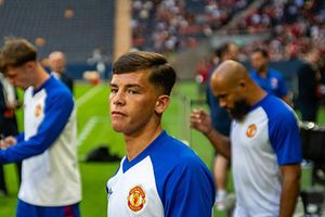 Tỏa sáng ở tour du đấu, Shea Lacey đẩy Michael Carrick vào bài toán nhân sự tại Man Utd