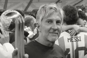 Cha Messi qua đời