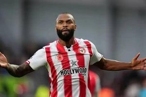 Man United chiêu mộ tiền đạo của Brentford