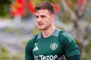 Gương mặt lạ ở đại chiến MU - PSG