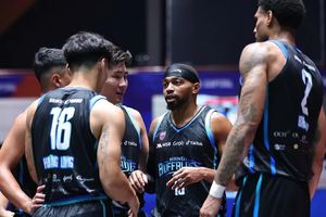 Nhà đương kim vô địch Hanoi Buffaloes củng cố ngôi đầu