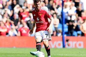 Mason Mount dính chấn thương, MU lại đau đầu với bài toán tuyến giữa